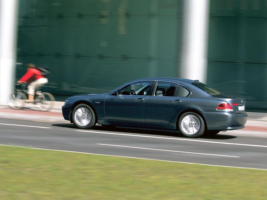  BMW 730d 2002 года  (фото 6 из 9)